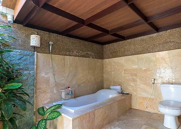 Fantastic Deluxe With Pool Near * Legian (Bali)
